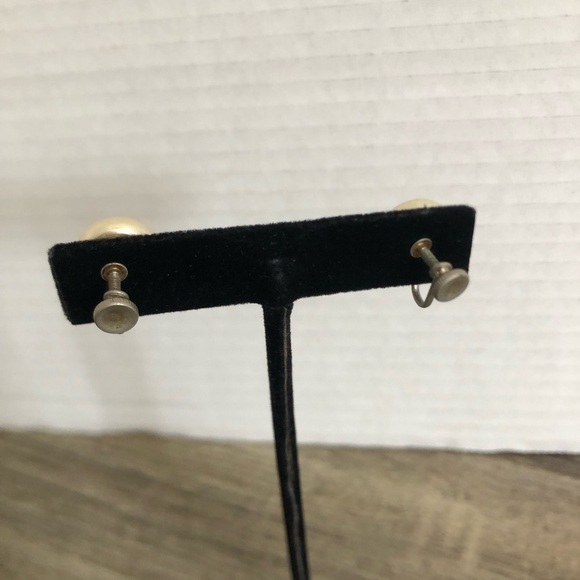 Vtg Faux Pearl Screw Back Earrings - Picture 3 of 9